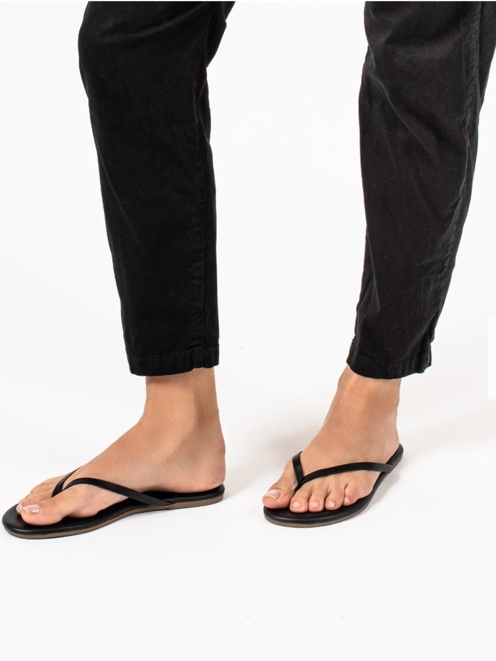 Tkees vegan Lily black flip flops